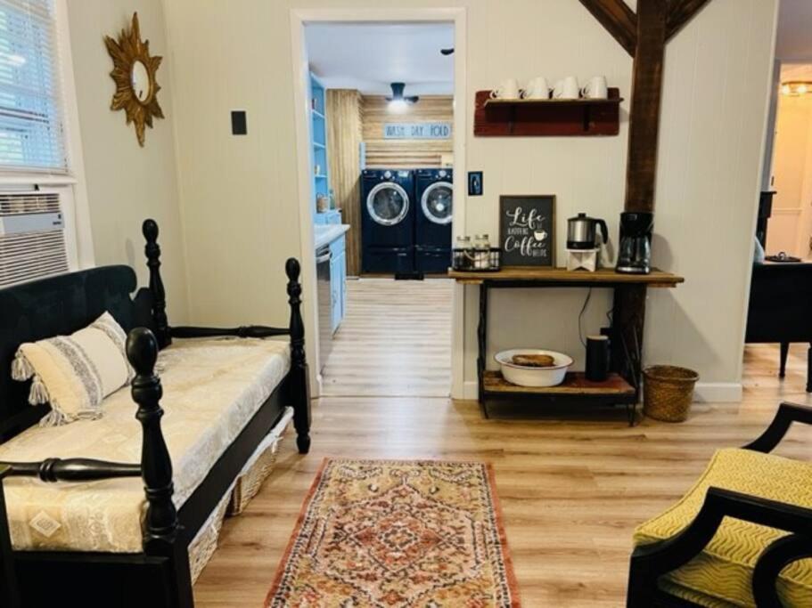 Mountain Lake Retreat - Hot Tub, Lake, Fire Pit, Wineries, Restaurant Harpers Ferry Extérieur photo