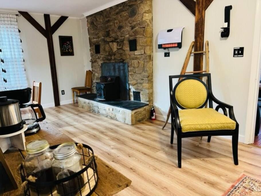 Mountain Lake Retreat - Hot Tub, Lake, Fire Pit, Wineries, Restaurant Harpers Ferry Extérieur photo