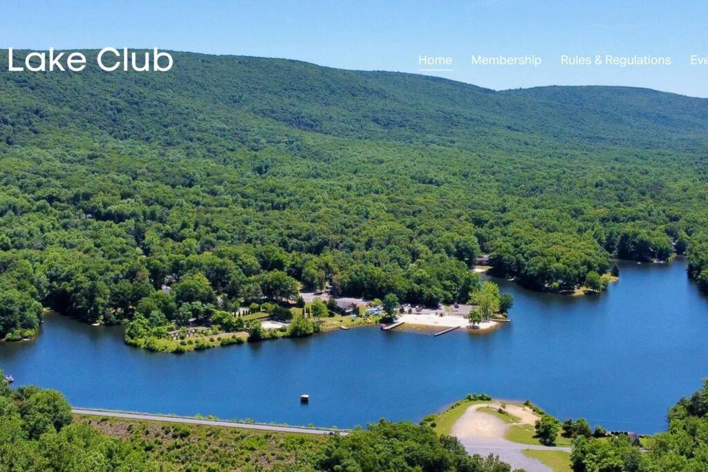 Mountain Lake Retreat - Hot Tub, Lake, Fire Pit, Wineries, Restaurant Harpers Ferry Extérieur photo