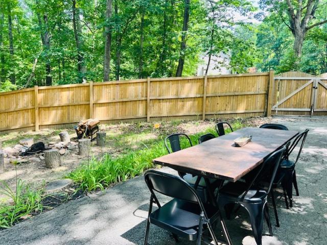 Mountain Lake Retreat - Hot Tub, Lake, Fire Pit, Wineries, Restaurant Harpers Ferry Extérieur photo