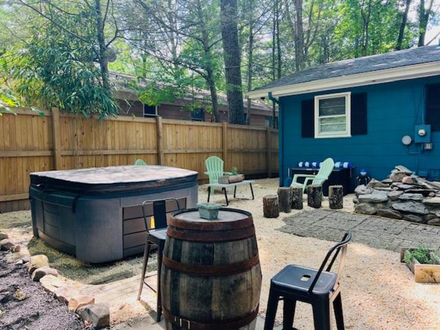 Mountain Lake Retreat - Hot Tub, Lake, Fire Pit, Wineries, Restaurant Harpers Ferry Extérieur photo