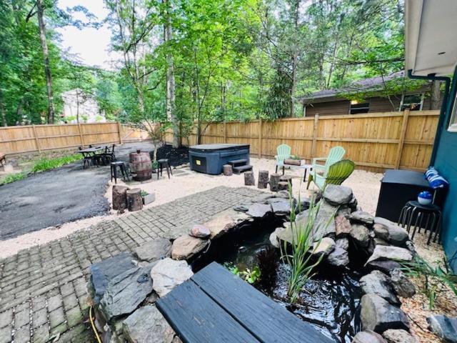 Mountain Lake Retreat - Hot Tub, Lake, Fire Pit, Wineries, Restaurant Harpers Ferry Extérieur photo