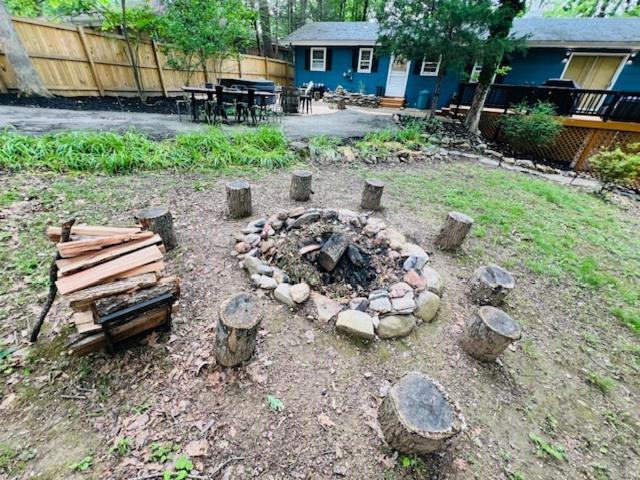 Mountain Lake Retreat - Hot Tub, Lake, Fire Pit, Wineries, Restaurant Harpers Ferry Extérieur photo